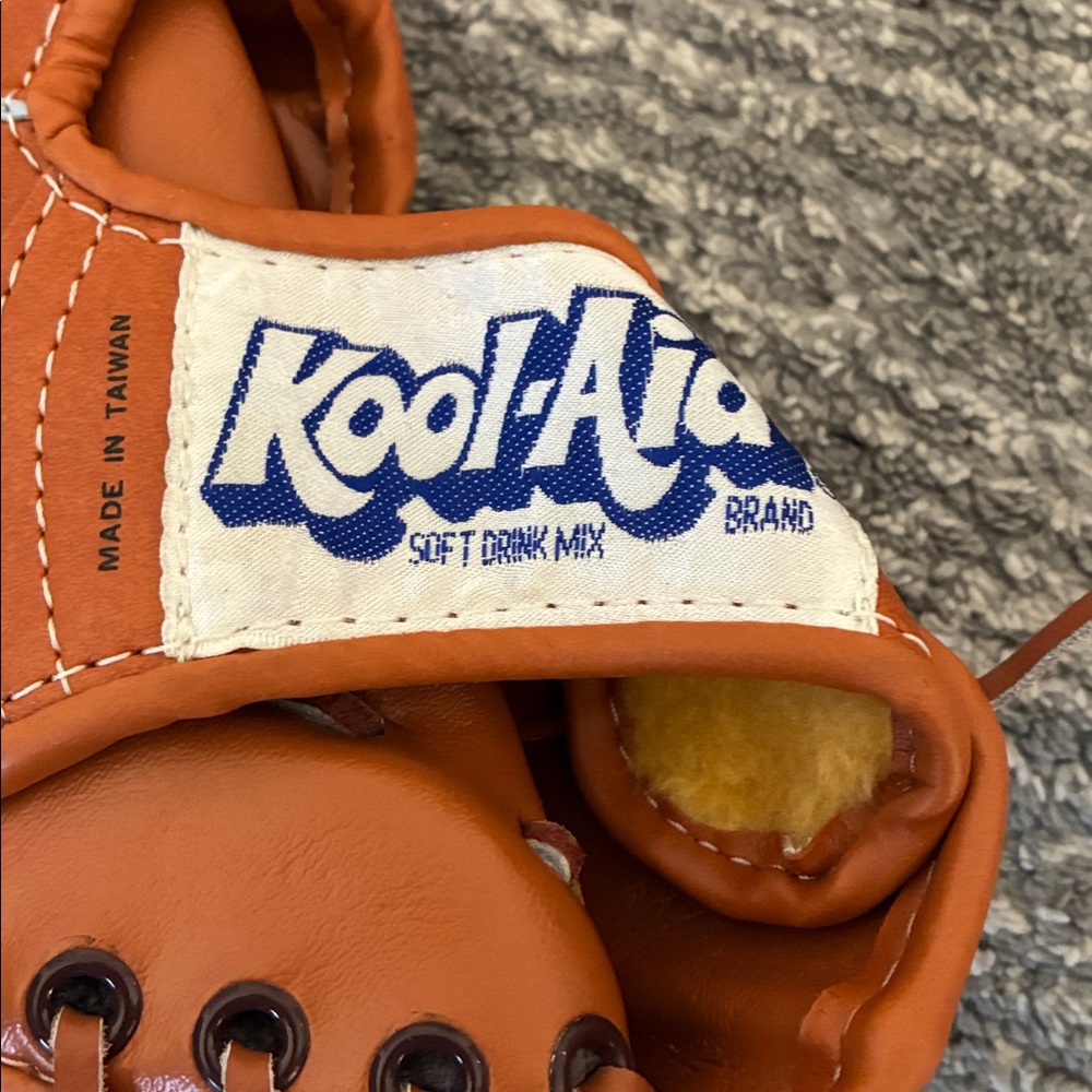 Vintage New York NY Mets Kool-Aid Left Handed Baseball Glove 2606 - Picture 2 of 3